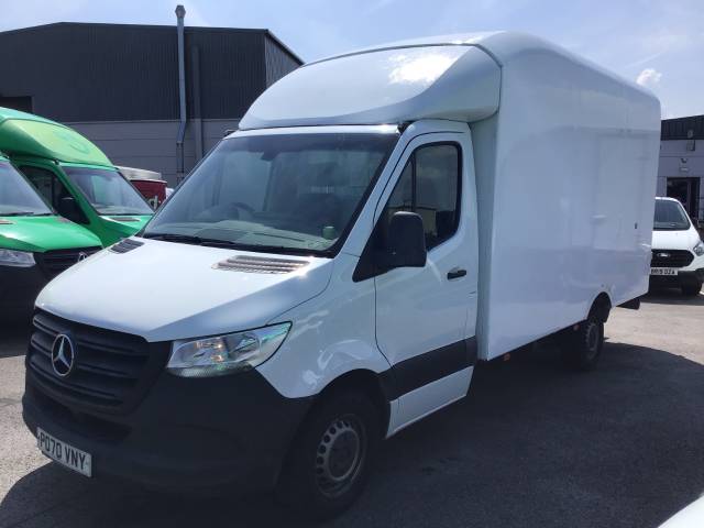 Mercedes-Benz Sprinter 2.1 311 Low-floor Luton Diesel White
